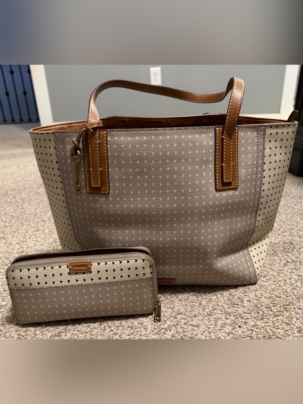 Fossil Beige Tote with Brown Trim and Matching Wallet